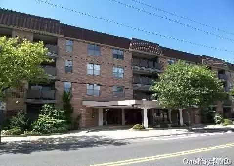 360 Central Ave #130, Lawrence, NY 11559