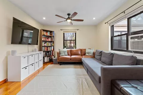219-72 75th Ave #UPPR, Oakland Gardens, NY 11364
