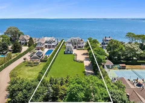 11 Lighthouse Rd, Hampton Bays, NY 11946 photo 1