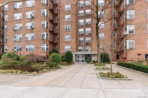 209-80 18th Ave #2F, New York, NY 11360