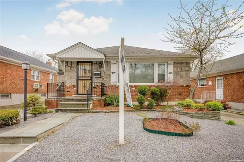 262-15 60th Rd, New York, NY 11362
