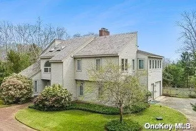 63 Dogwood St, Montauk, NY 11954