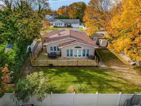 315 N Long Beach Rd, Hempstead, NY 11570