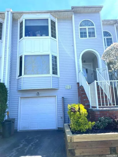 240-24 Oak Park Dr #28A, Douglaston, NY 11362