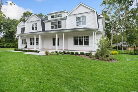 74 Meeting House Rd, Westhampton Beach, NY 11978