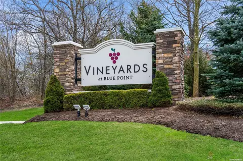 251 Halley Dr #126, Patchogue, NY 11772