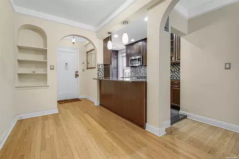 69-09 108th St #509, New York, NY 11375
