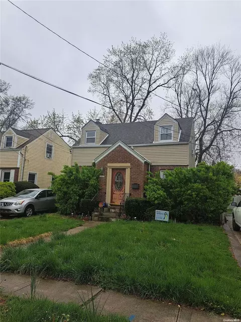 203 Perry St, Hempstead, NY 11550