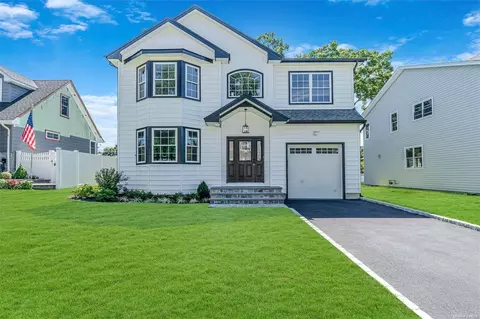 3754 Marilyn Dr, Seaford, NY 11783