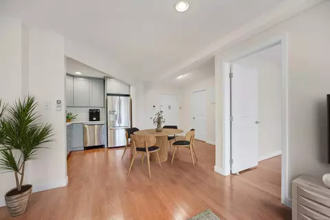 25-47 23rd St #3R, New York, NY 11102