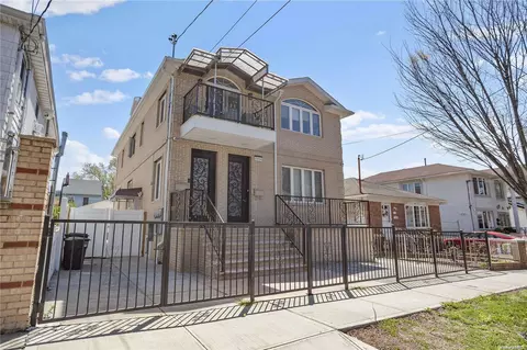 158-36 77th Rd, New York, NY 11366