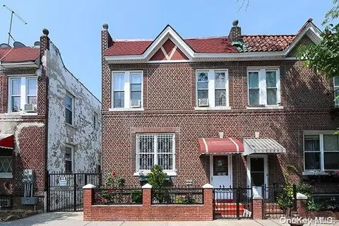 25-50 98th St, New York, NY 11369