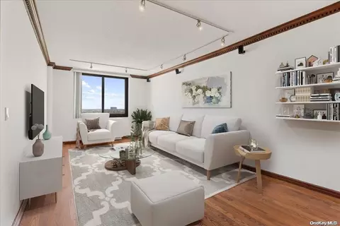 2 Bay Club Dr #PHD, Bayside, NY 11360