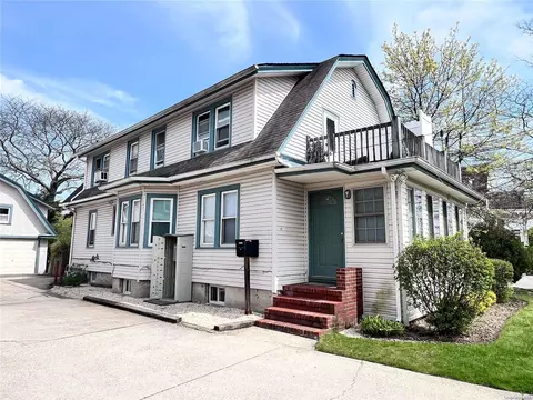 4 Bay Front Dr, Baldwin, NY 11510