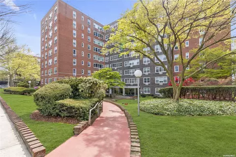 164-20 Highland Ave #3A, New York, NY 11435