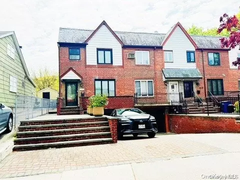 85-92 66 Rd, New York, NY 11374