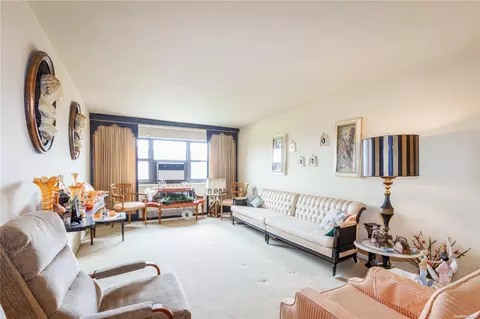 31-50 140th St #6G, Flushing, NY 11354