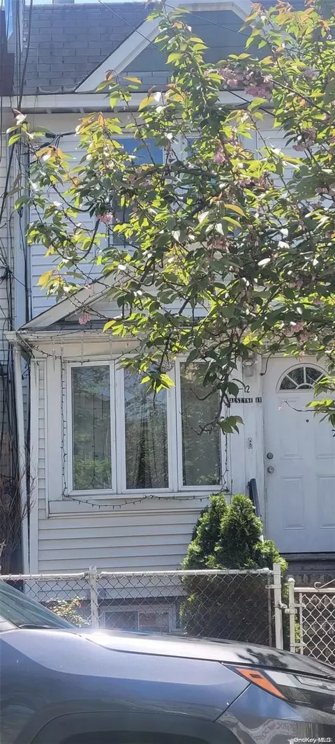 98-12 Alstyne Ave, New York, NY 11368