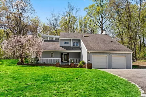 272 Southdown Rd, Huntington, NY 11743