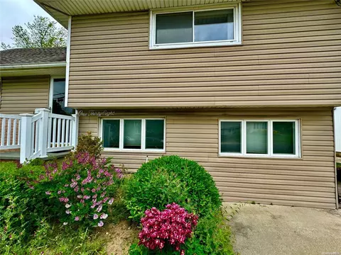 138 Concord Ave, Oceanside, NY 11572