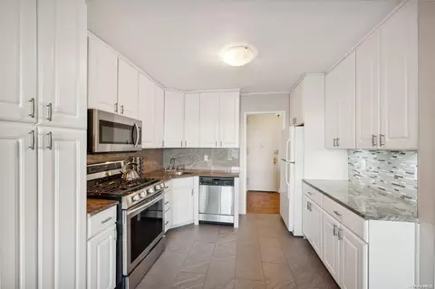 166-25 Powells Cove Blvd #4J, New York, NY 11357