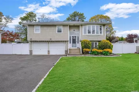 59 E Appel Dr, Shirley, NY 11967
