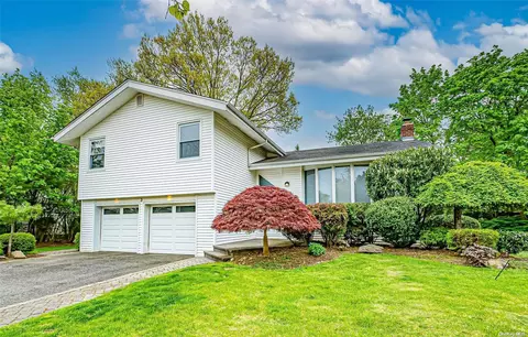 3 Fall Ln, Jericho, NY 11753
