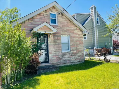 293 Park Ave, Roosevelt, NY 11575