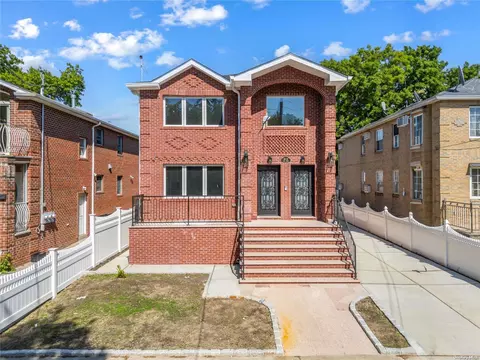 63-19 136 St, New York, NY 11367