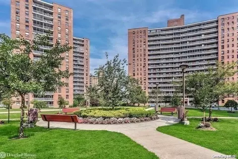 61-25 98th St #7K, Rego Park, NY 11374