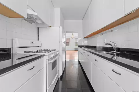 59-11 Queens Blvd #6O, New York, NY 11377