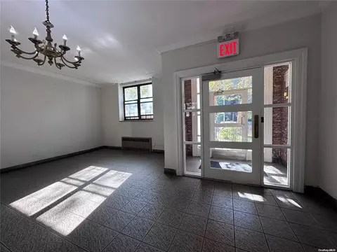 88-11 34th Ave #3R, New York, NY 11372