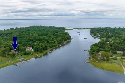 149 Old Field Rd, Setauket, NY 11733