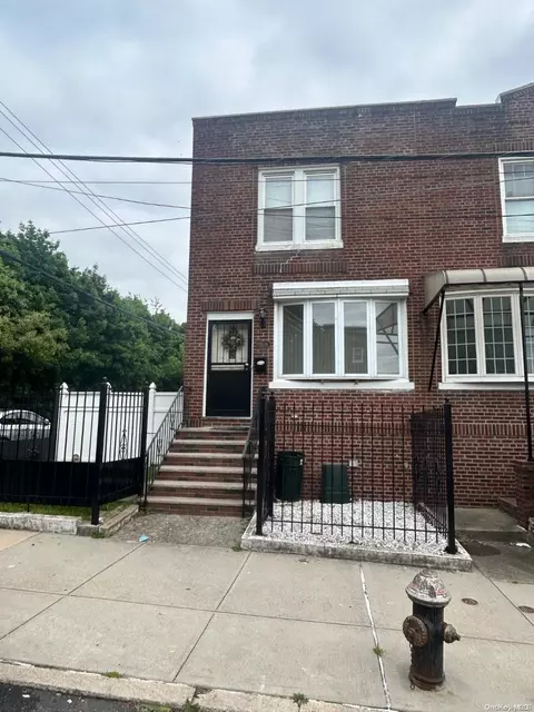 73-01 69th Rd, New York, NY 11379