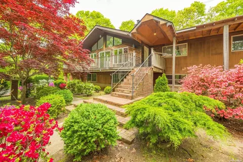 1465 Motor Pkwy, Hauppauge, NY 11788
