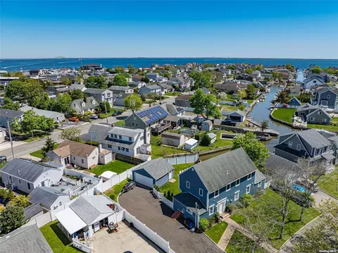 3 Araca Rd, Babylon, NY 11702