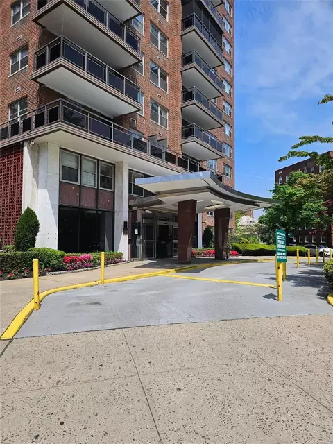 70-20 108th St #14B, New York, NY 11375