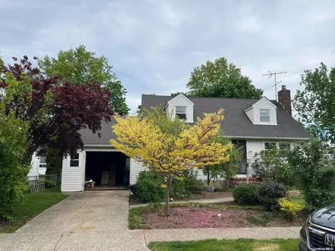 1189 Alcyon, Uniondale, NY 11553