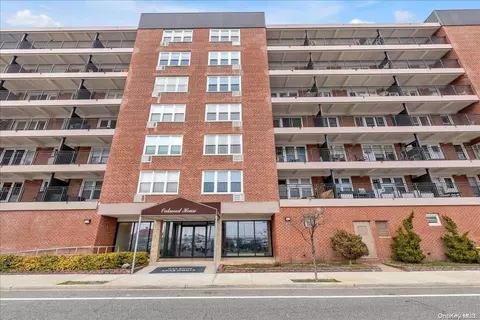 1 E Broadway #2H, Long Beach, NY 11561