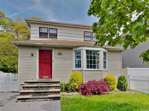 567 Park Ave, West Hempstead, NY 11552