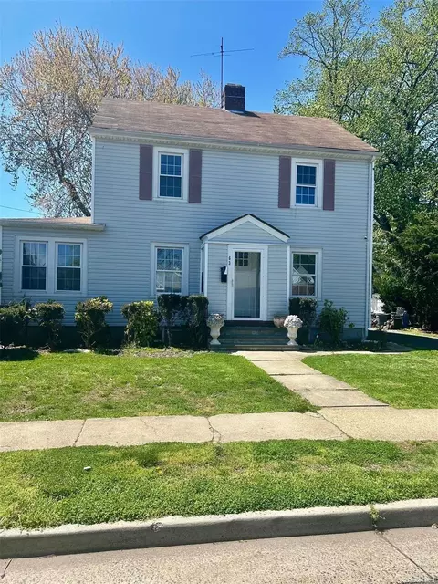 63 Fairview Blvd, Hempstead, NY 11550