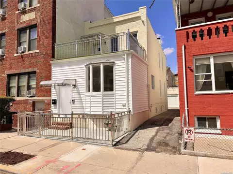 24-18 42nd St, Astoria, NY 11103
