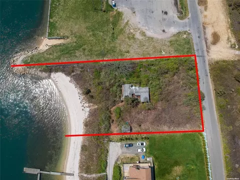 1 The Fairway, Babylon, NY 11702