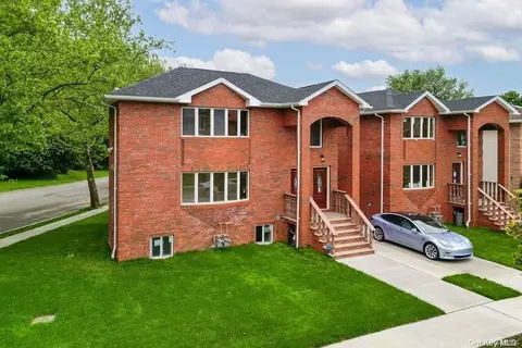 69-64 228th St, New York, NY 11364