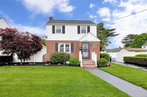 142 Holly Ave, Hempstead, NY 11550