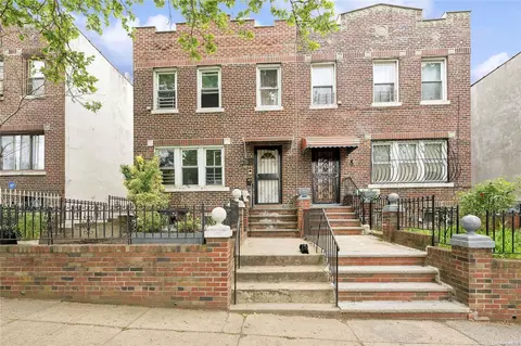 100-16 31st Ave, East Elmhurst, NY 11369