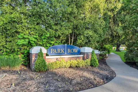 11 Spruce Ln #11, Central Islip, NY 11722