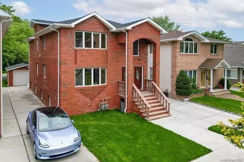 69-62 228th St, Oakland Gardens, NY 11364