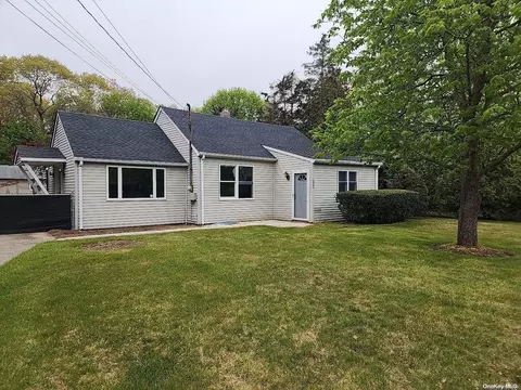 921 Union St, Bohemia, NY 11716