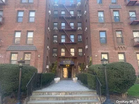 83-84 116th St #2B, New York, NY 11418